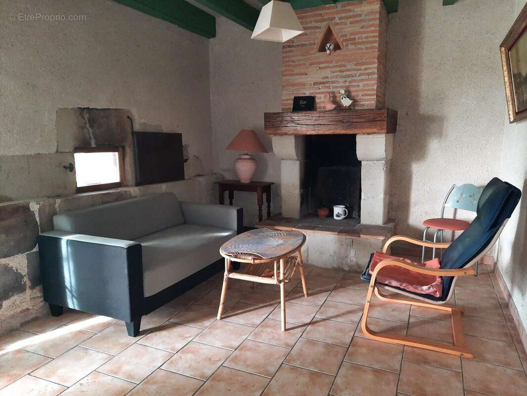 Maison à SAINT-COLOMB-DE-LAUZUN
