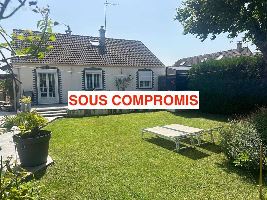 Maison à ROZAY-EN-BRIE