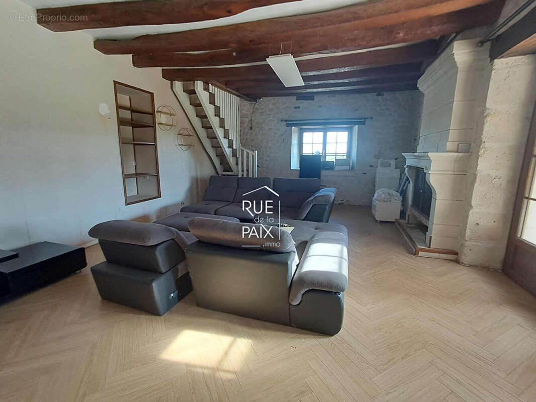 Maison à DANGE-SAINT-ROMAIN