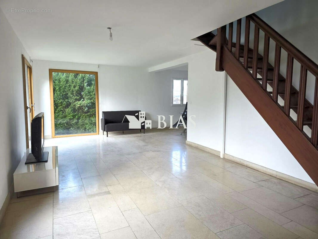 Maison à SAINT-PIERRE-DE-VARENGEVILLE