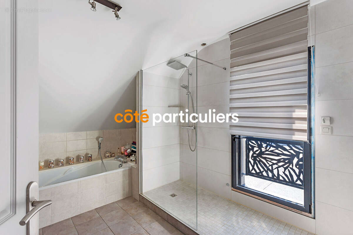 Maison à SAINTE-LUCE-SUR-LOIRE