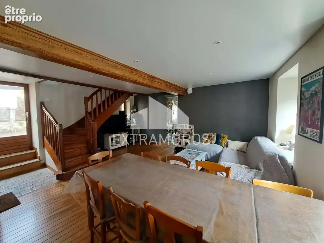 A vendre au coeur du bourg de courzieu maison ancienne renovee avec terrasse + annexes - photo 5