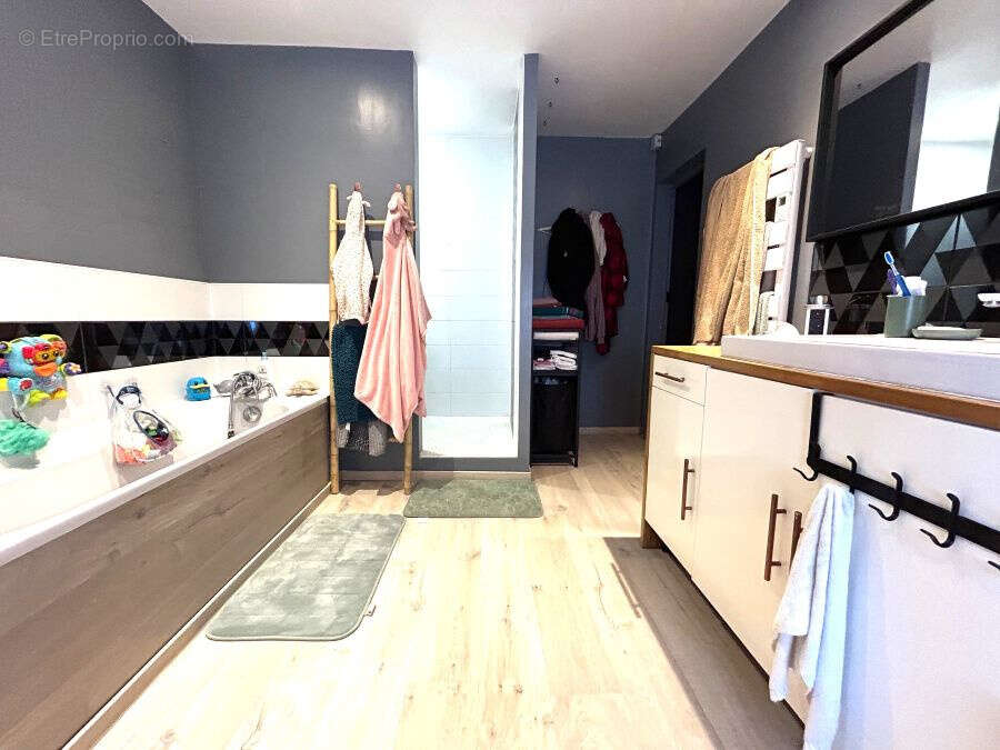 Maison à SAINT-AMAND-LES-EAUX