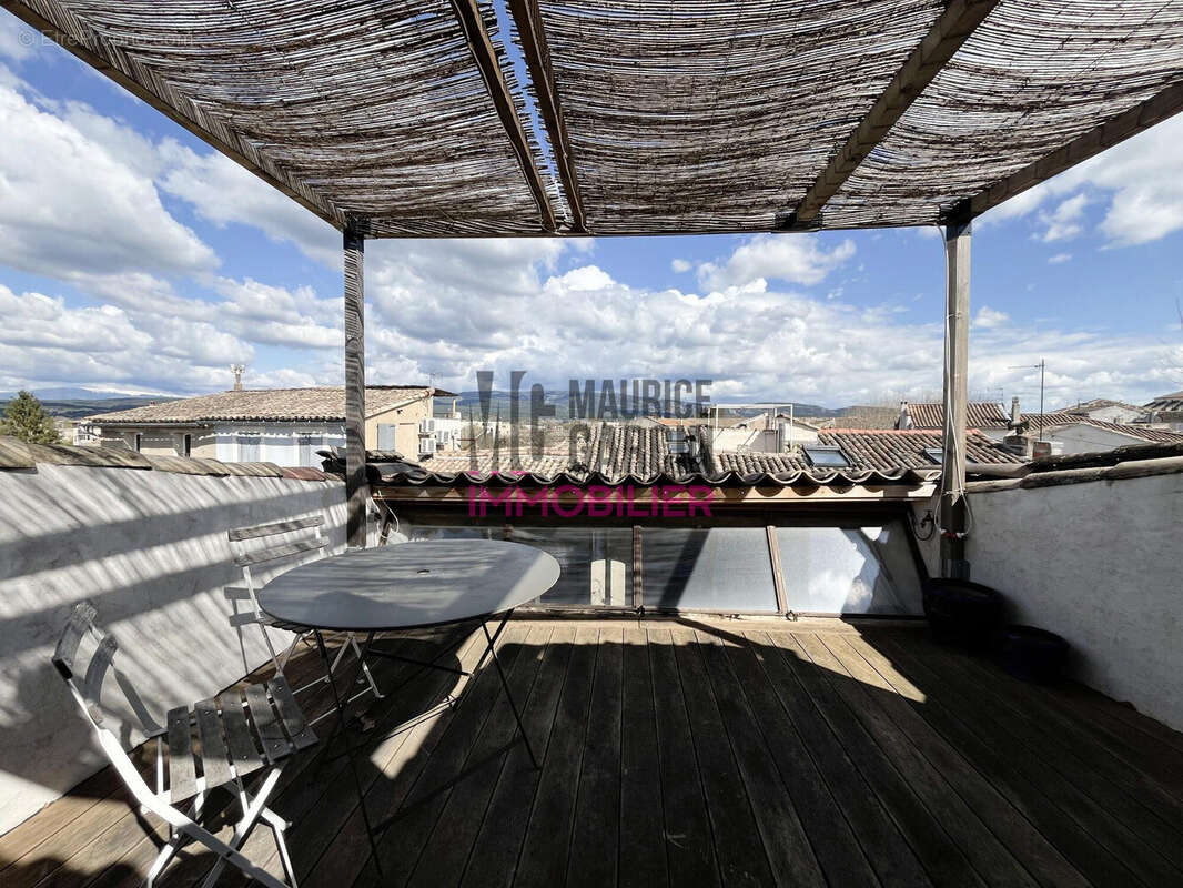 Maison à L'ISLE-SUR-LA-SORGUE