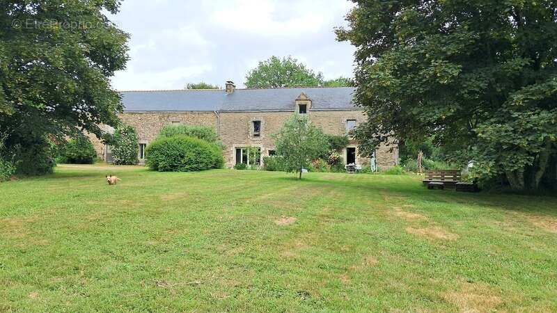 Maison à SAINT-JEAN-BREVELAY