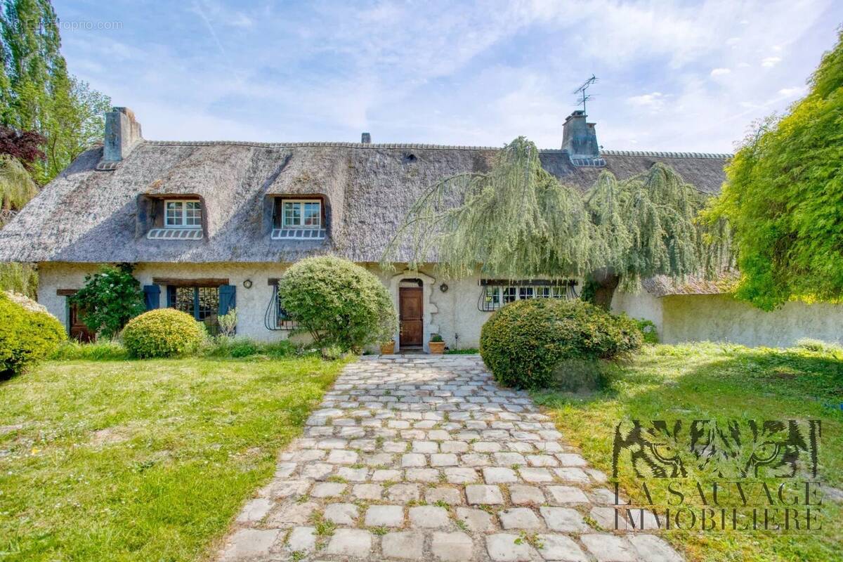 Appartement à LES MESNULS
