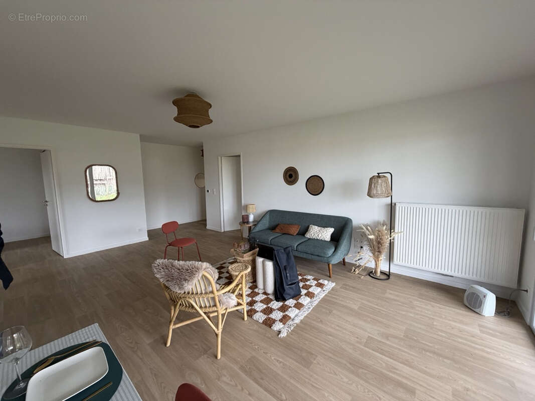 Appartement à TOULENNE