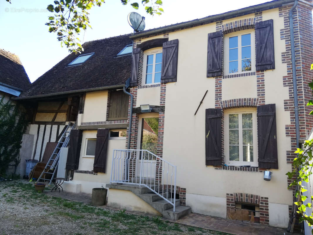 Maison à LA FERTE-LOUPIERE