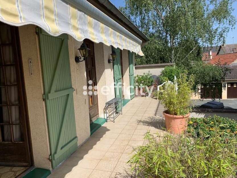 Maison à LEVES
