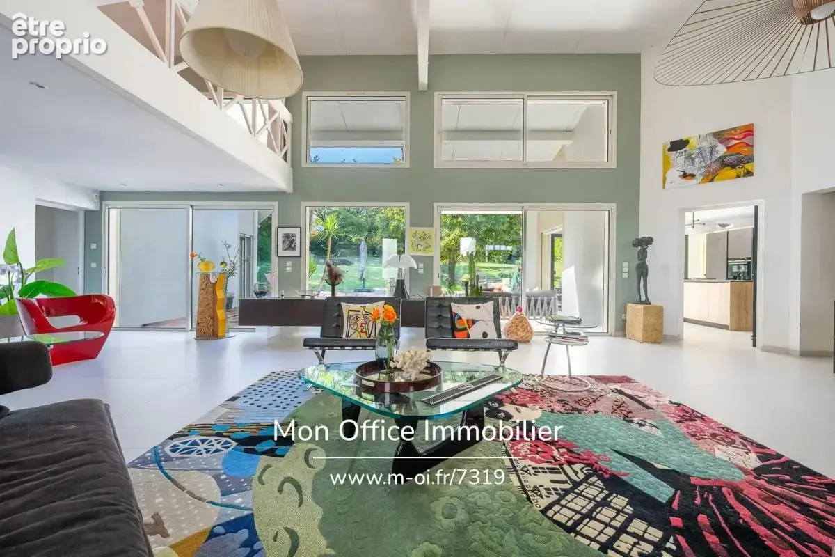 Référence : 7319-NGU - Maison 10 pièces - 5 chambres - deux studios - piscine - 380m2 habitables et 223m2 de sous-sol / garages - photo 10