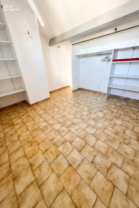 Appartement 2 pièces 37 m² à vendre à Saintes-Maries-De-La-Mer (13460) - photo 2