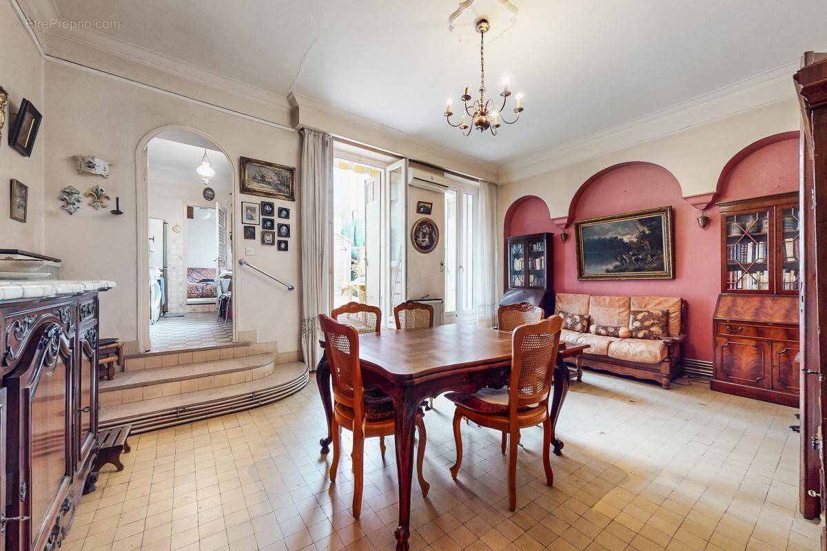 Appartement à MARSEILLE-1E