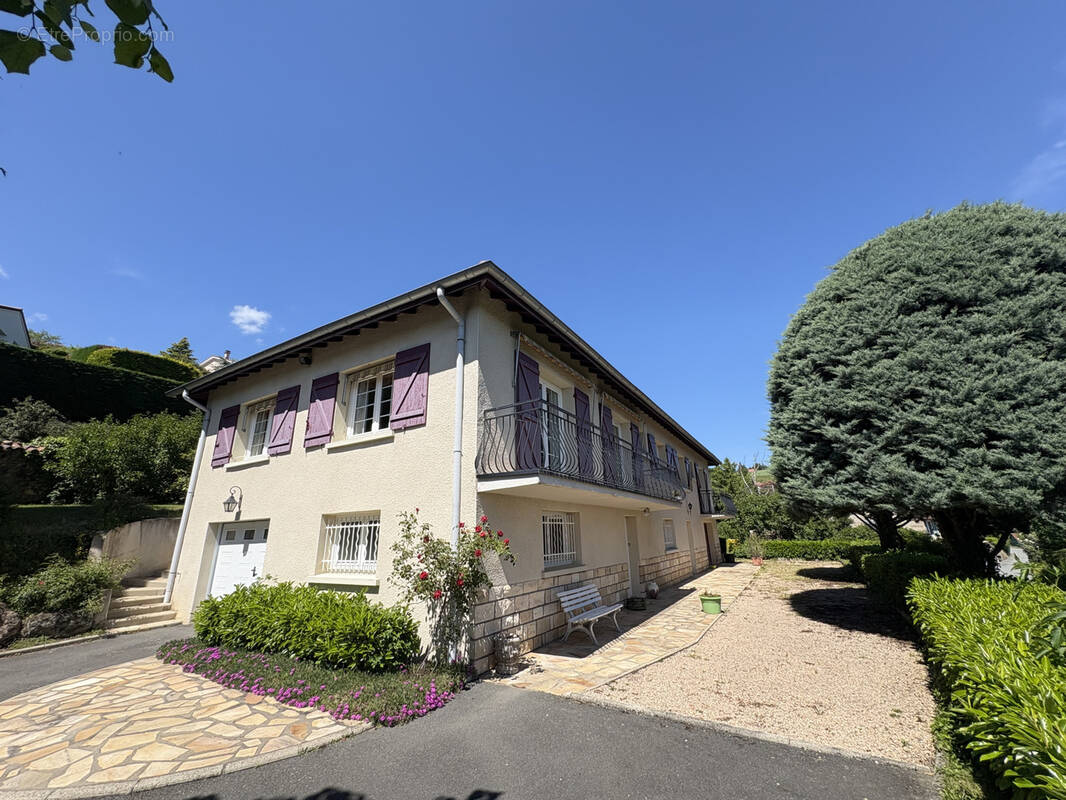 Maison à LA TOUR-EN-JAREZ