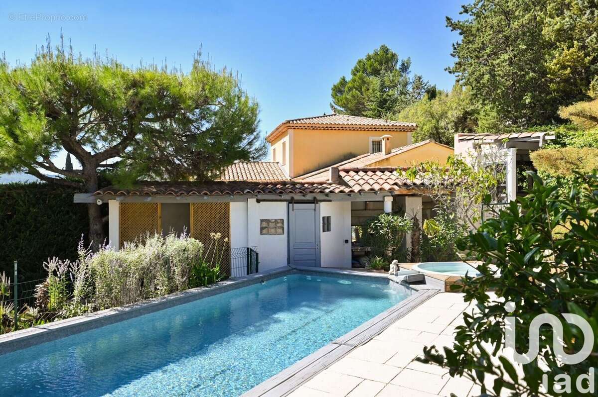 Photo 5 - Maison à CUGES-LES-PINS