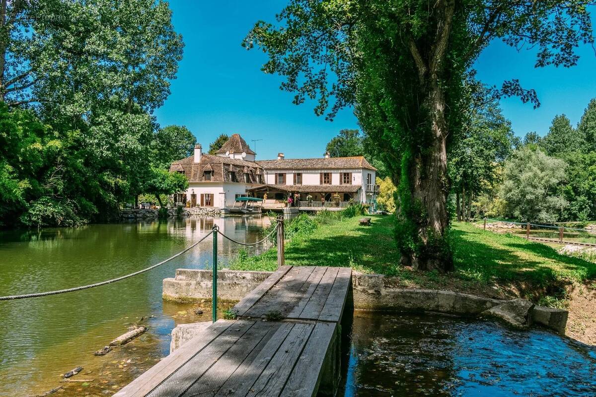 Maison à CAHUZAC