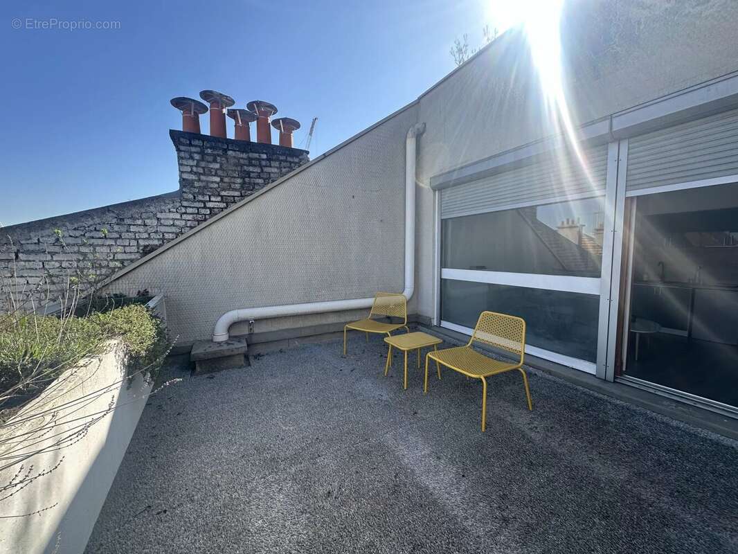 Appartement à PARIS-19E