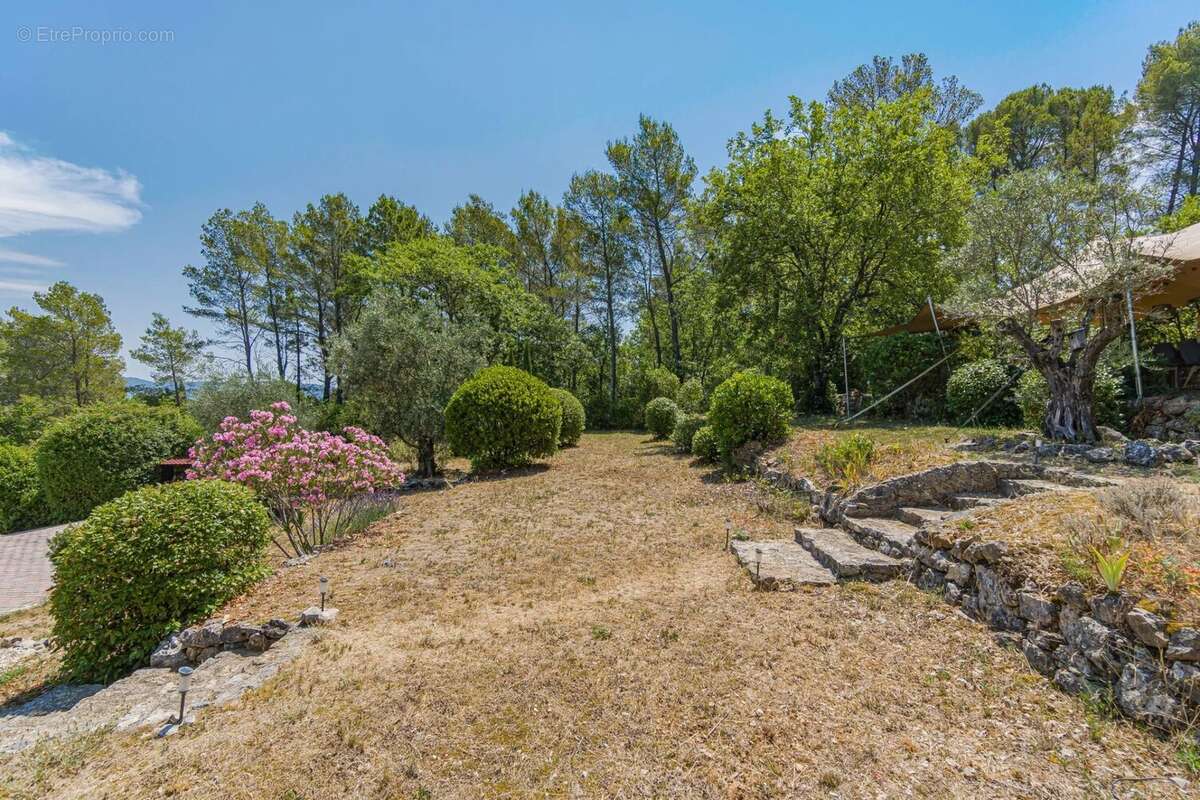 Villa d’exception à Tourrettes avec vue spectaculaire - photo 37