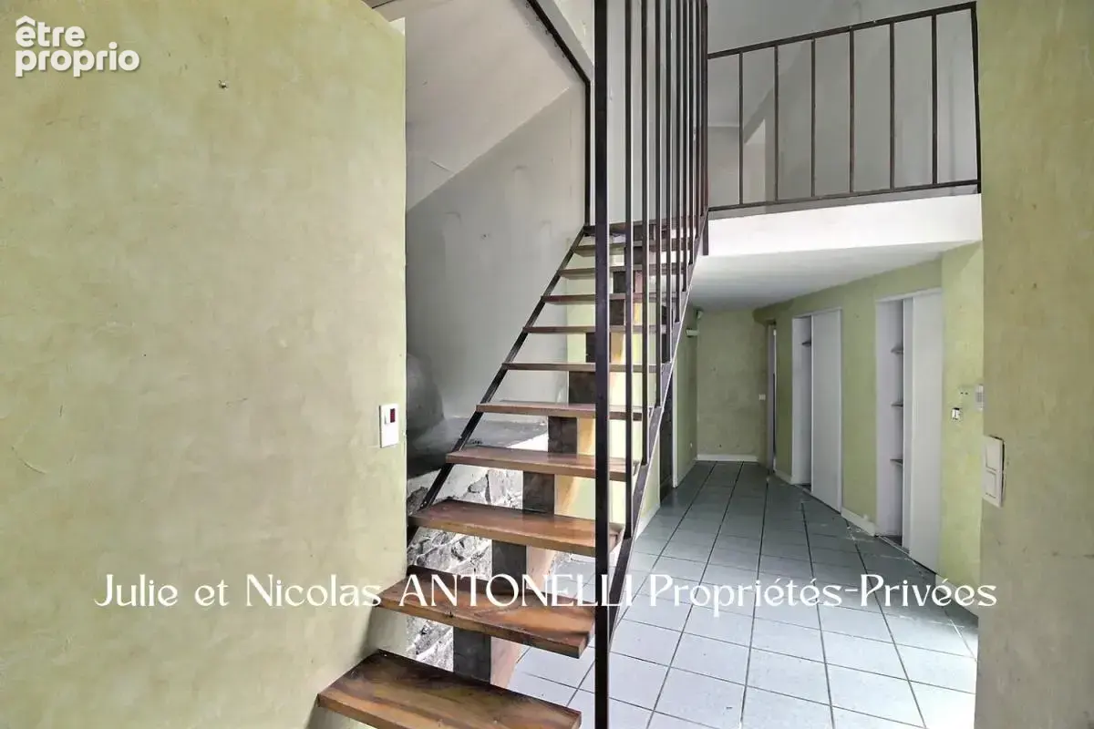 LA FOUILLOUSE (42480) Maison en pierre 212m² habitables 6 chambres garage et jardin - photo 13