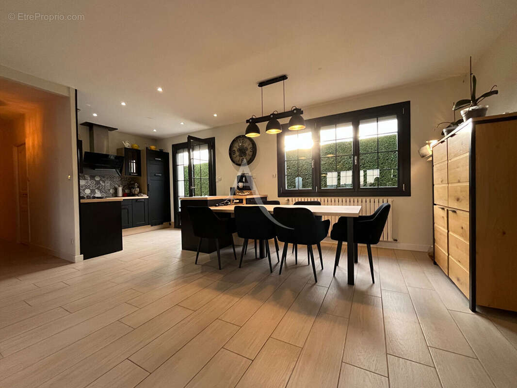 Maison à COMMEQUIERS