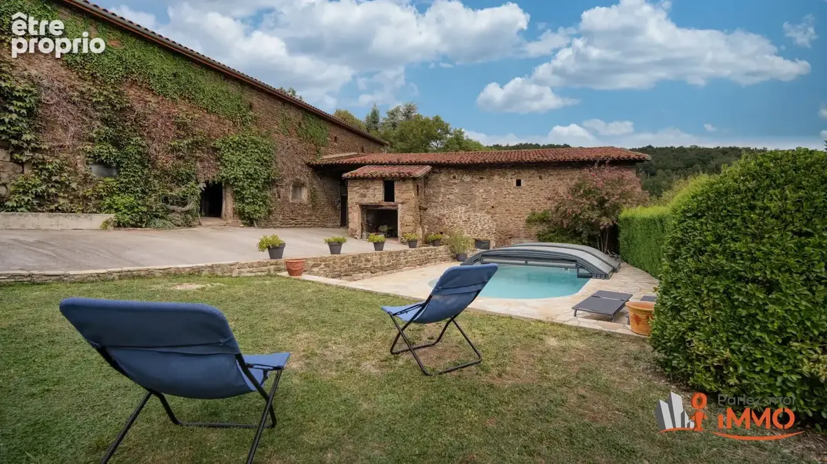 Maison 7 pièces 2 243 m² à vendre à Saint-Jean-Bonnefonds (42650) - photo 2