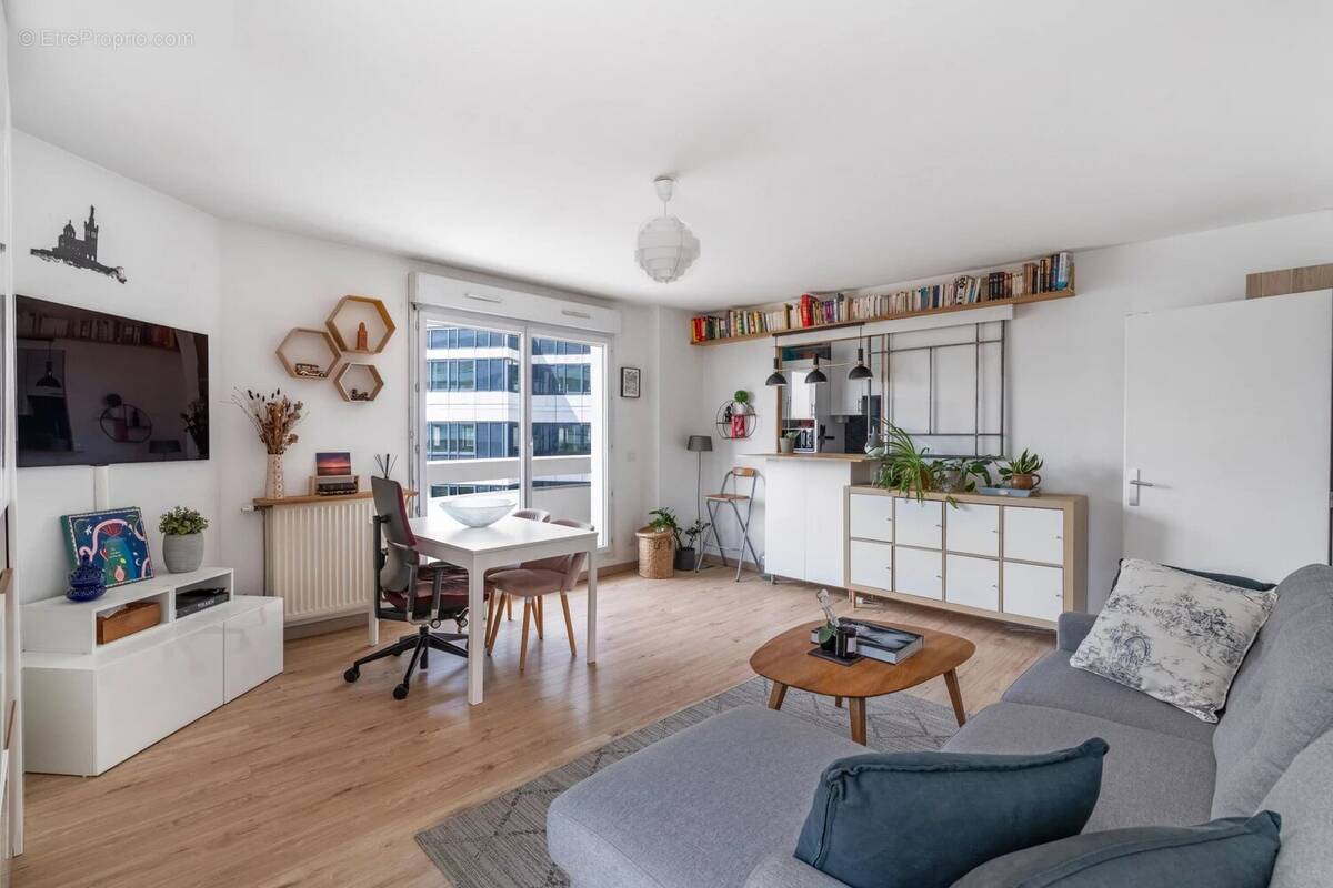 Appartement à LEVALLOIS-PERRET