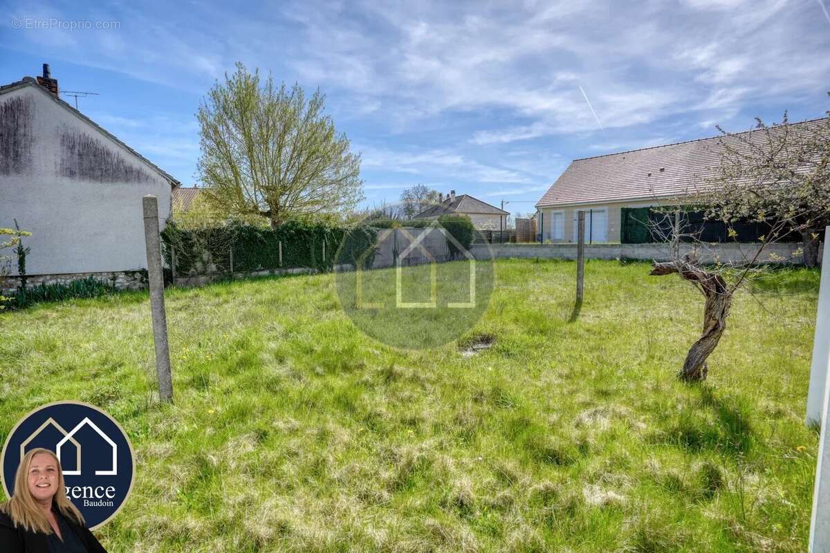 Terrain à MAINTENON