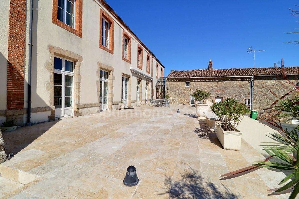 Domaine d’Exception du XVIe s. – Proche Cholet  Potentiel > 1 200 m² - photo 10