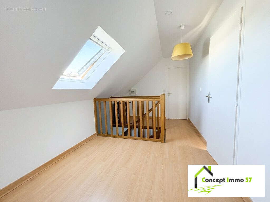 Maison 130 m² à Veigne  - photo 8