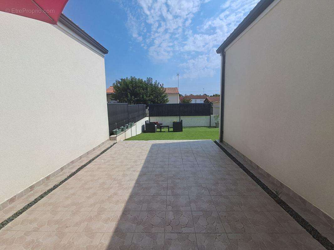 Maison contemporaine  tres recente 98 m2 3 chambres intra muros fontenay le comte - photo 14