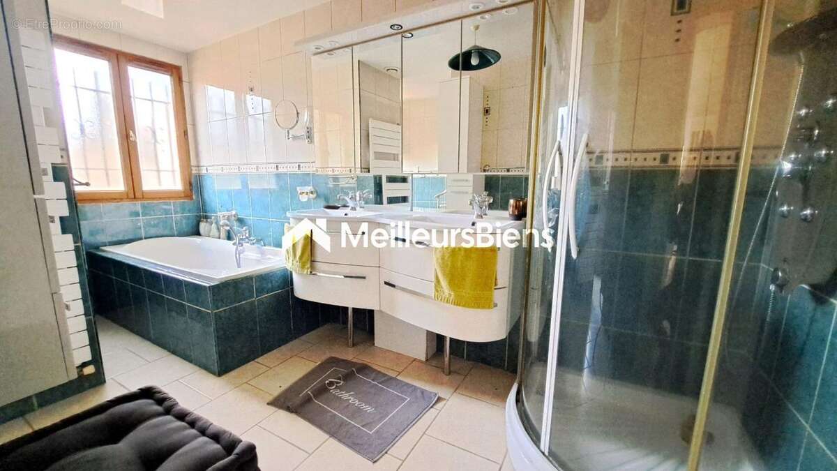 Maison à AUVERS-SUR-OISE