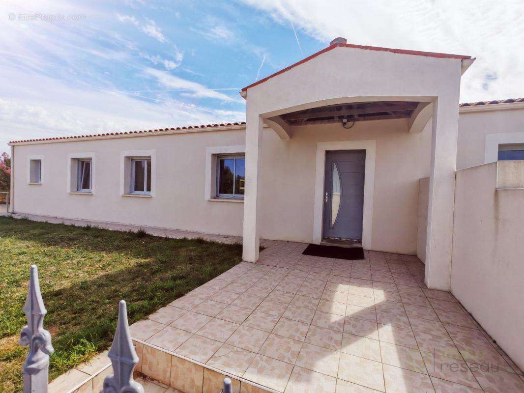 Maison à ECHILLAIS