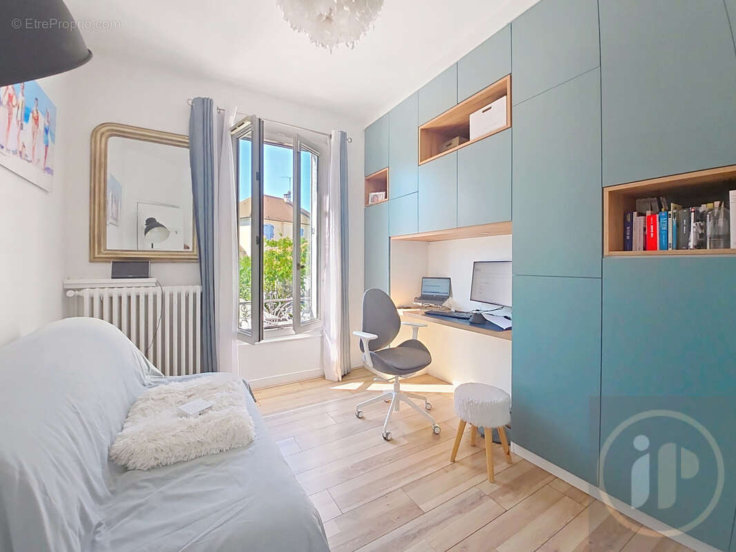 Charme d'une maison de ville et confort d'une rénovation contemporaine - photo 17