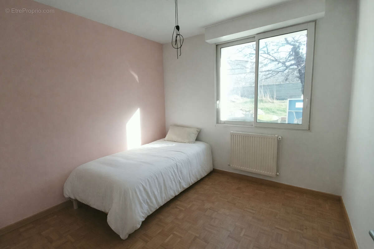 QUARTIER SAINT-BENOÎT / SAINT-MARCEL  :  Maison  de 7 pièces sur deux niveaux -  152 m2 - Jardin de 1800 m² avec Piscine Naturel - photo 11