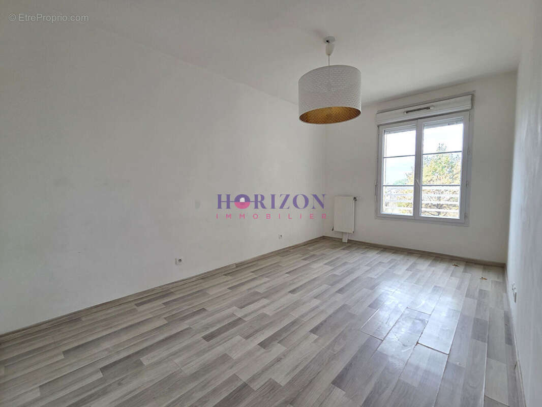 Appartement à PUISEUX-EN-FRANCE