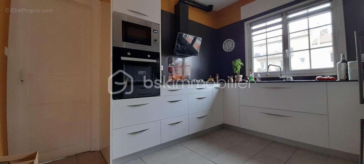 Maison à SAINT-LAURENT-DE-LA-SALANQUE