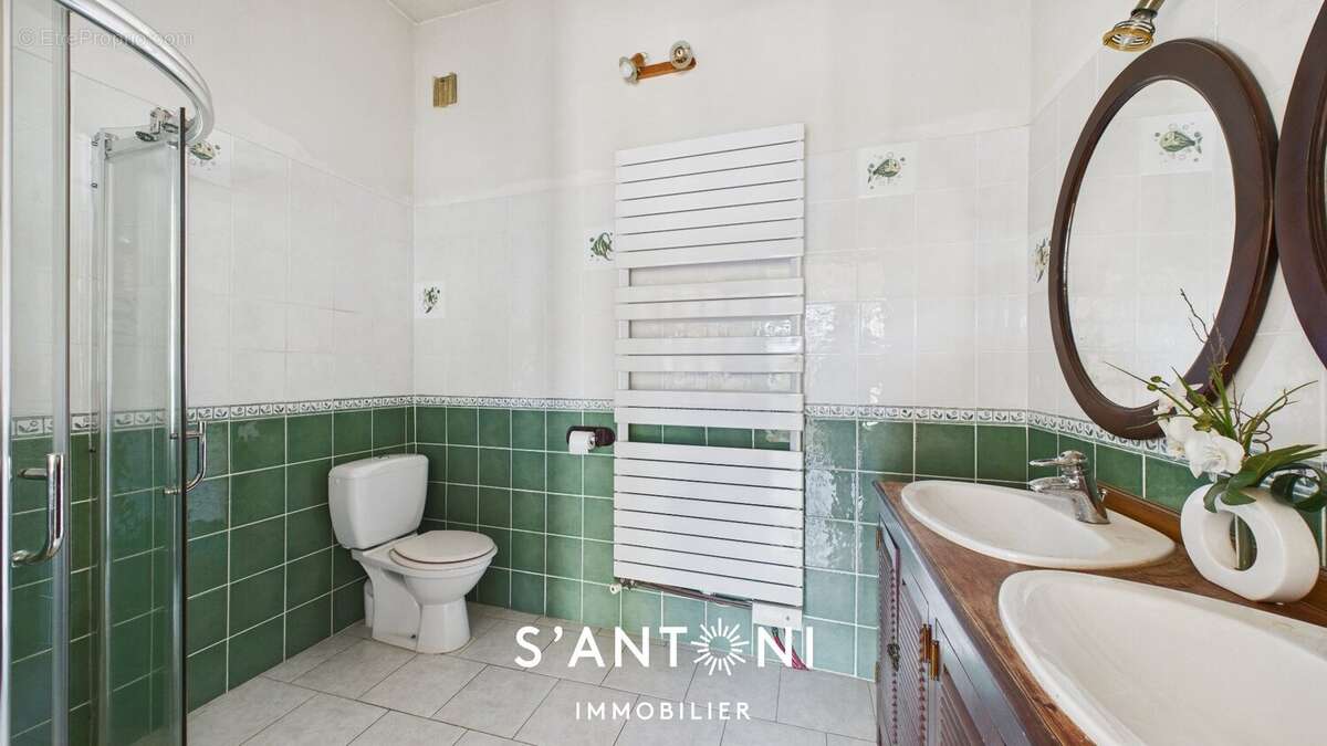 Maison à NISSAN-LEZ-ENSERUNE