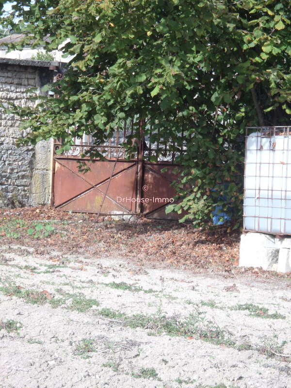 Terrain à DOUZAT