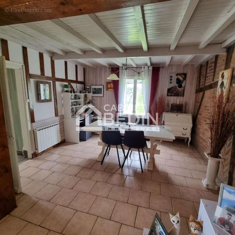 Maison à SAINTE-EULALIE-EN-BORN