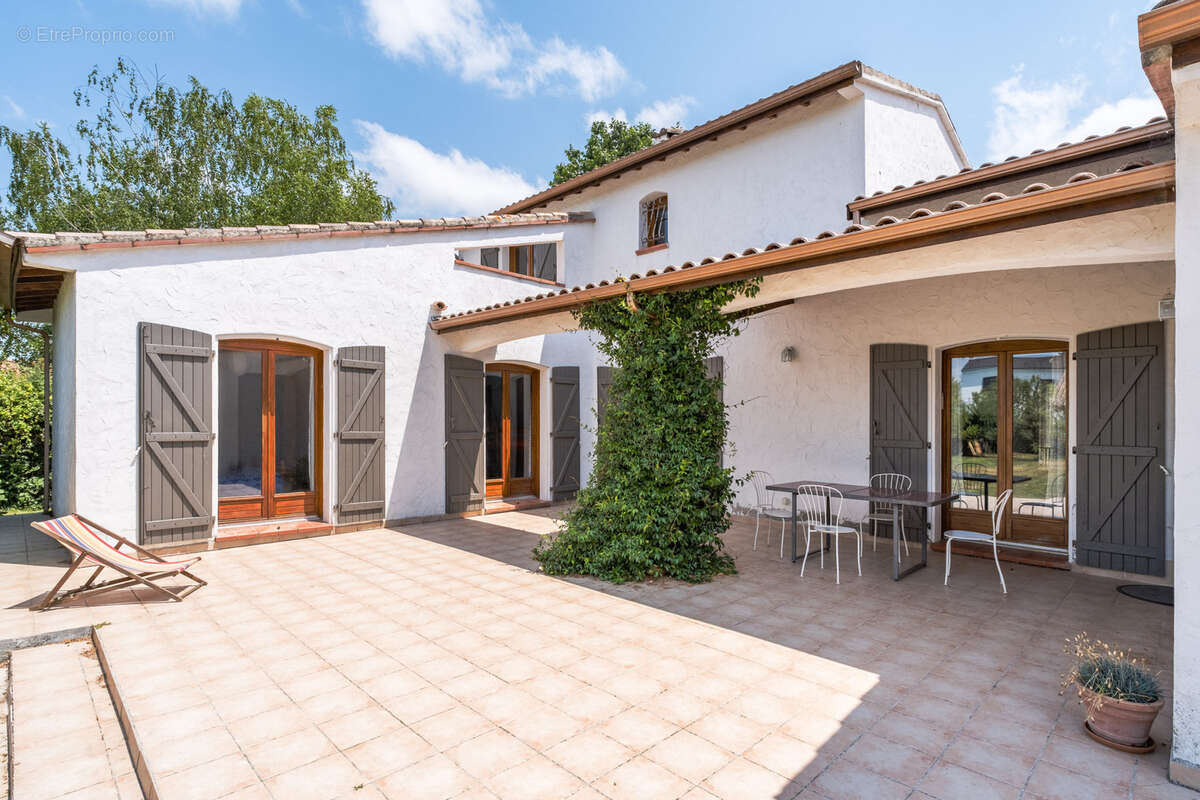 Maison à BRUGUIERES