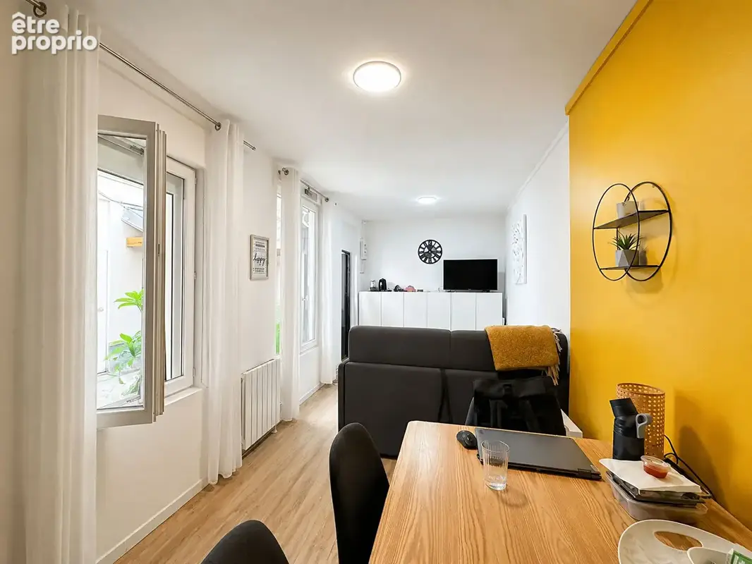 Investissement  meublé touristique - 21 m² - paris 10 - marché saint martin - photo 2