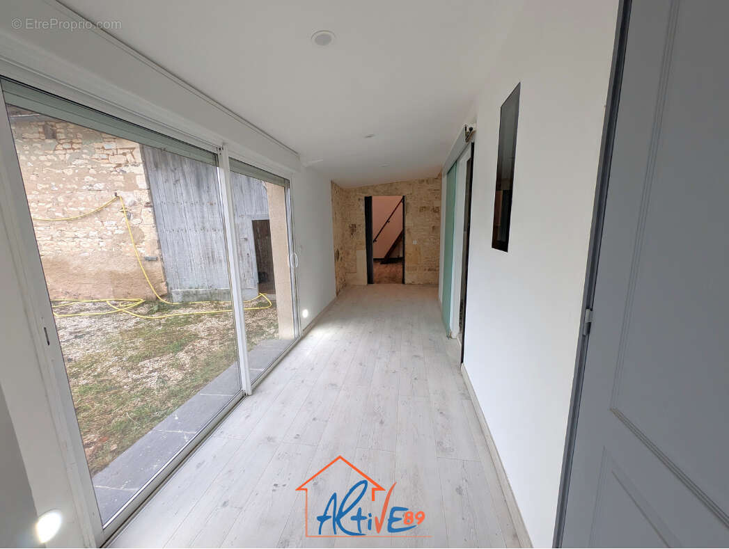 Maison à FLEURY-LA-VALLEE