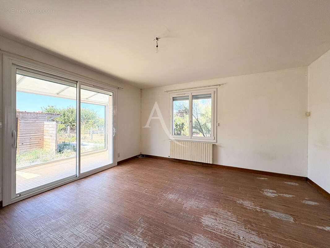 Maison 4 pièces - 2 chambres - NALLIERS - photo 2