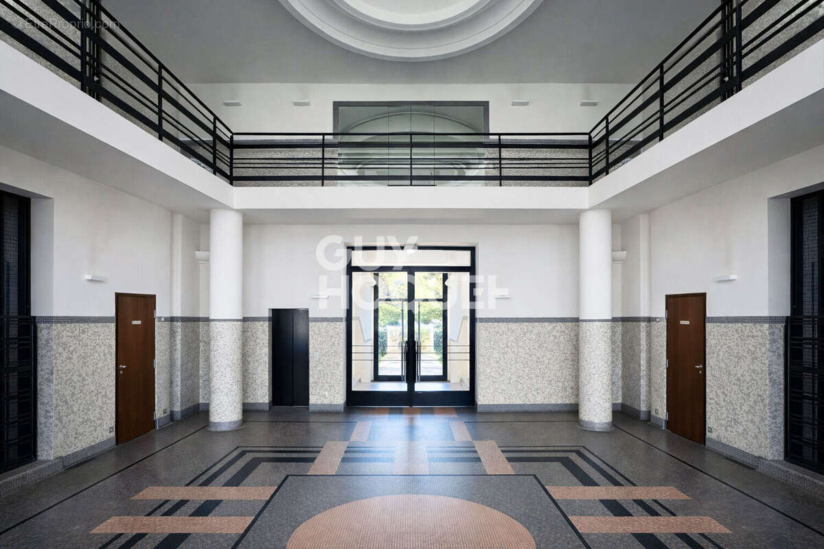 Appartement à COURBEVOIE