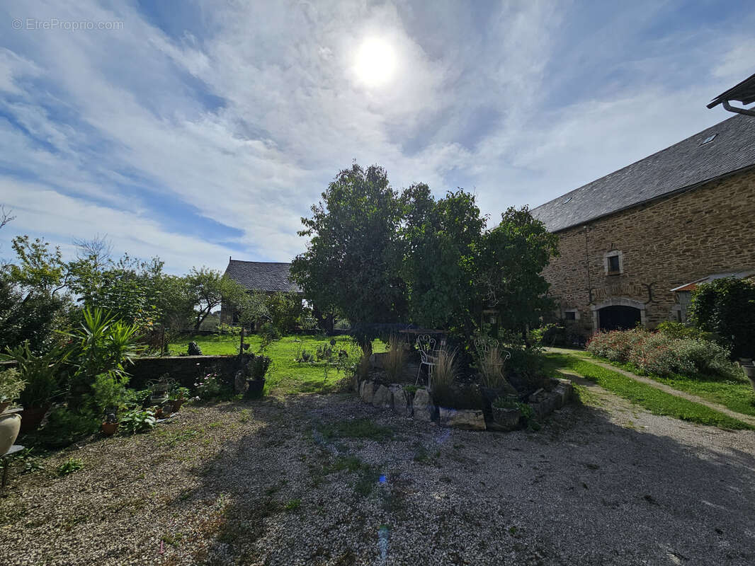 Maison à CALMONT