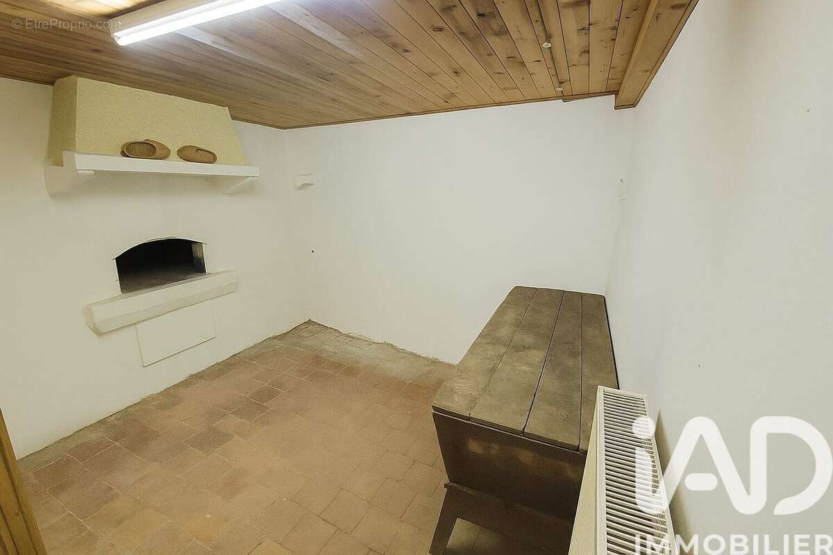 Maison 244 m² à Les Noes  - photo 8