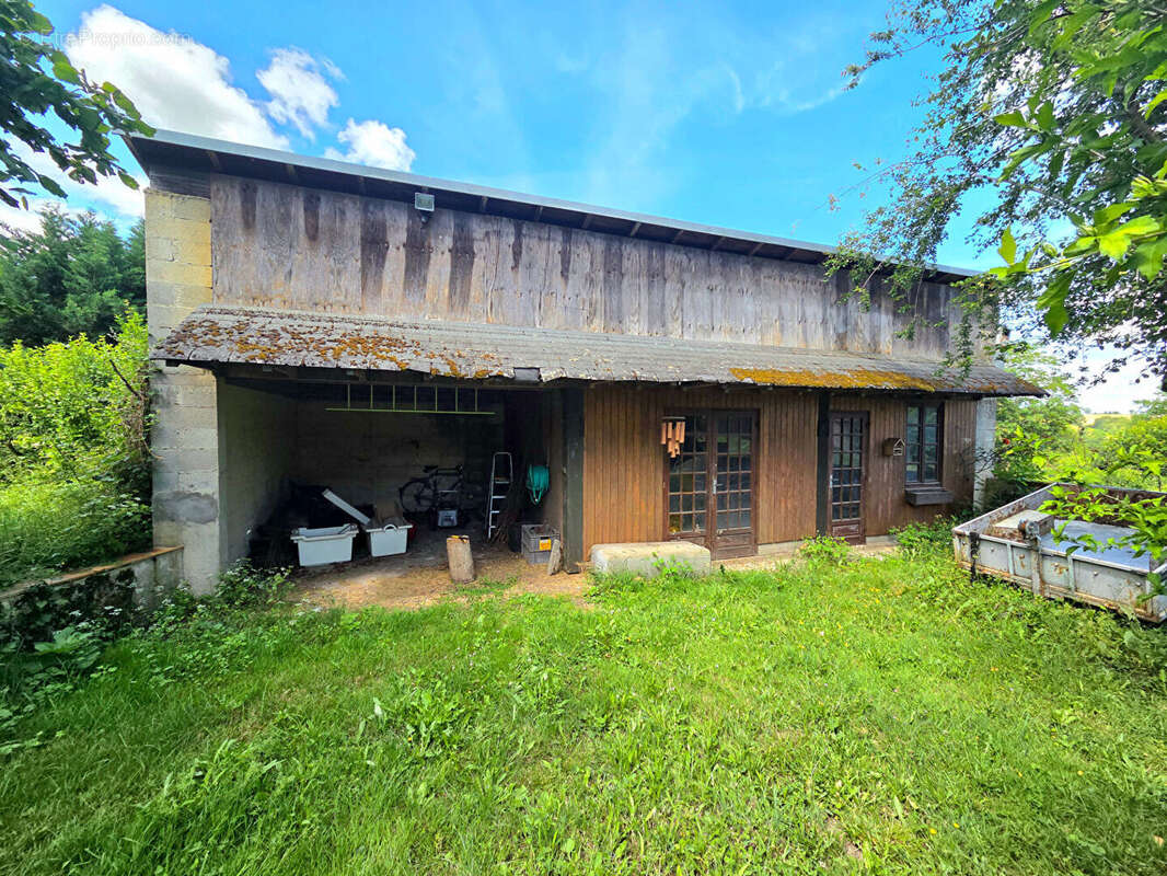 Ancien corps de ferme dans un hameau paisible avec un terrain de plus de 7 500m² - photo 16