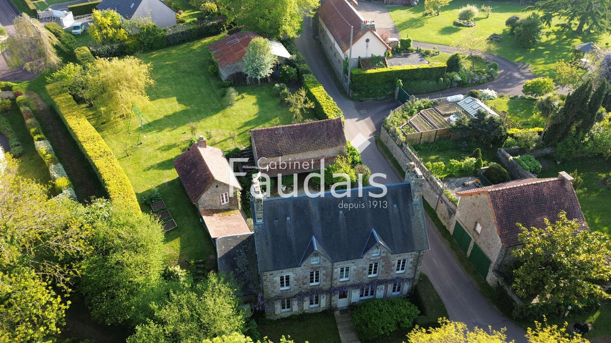 Maison à COUTANCES
