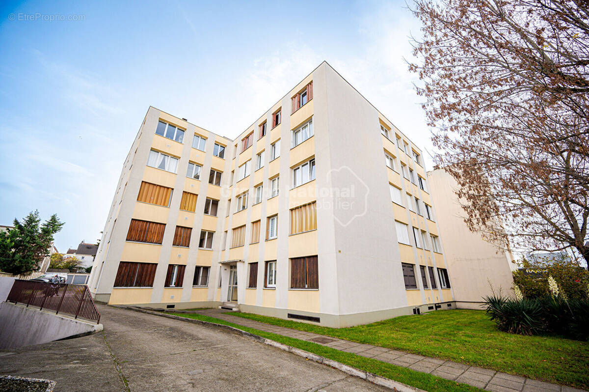 Appartement à COLOMBES