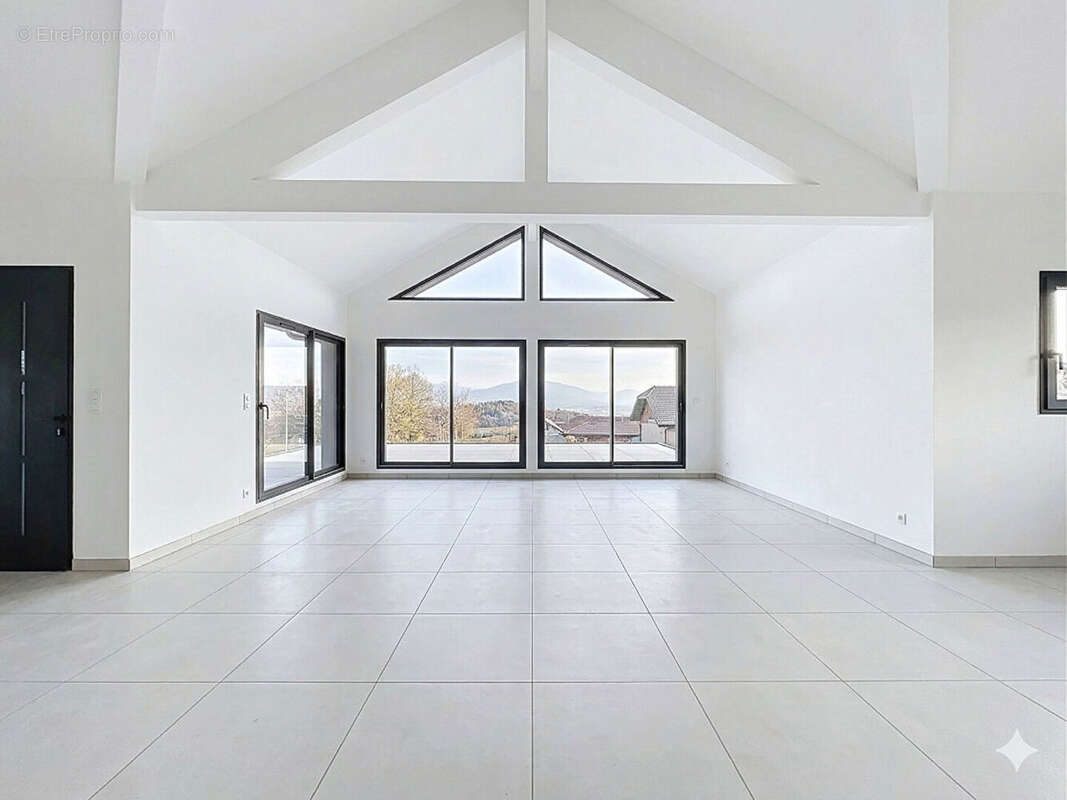 Maison à LES OLLIERES