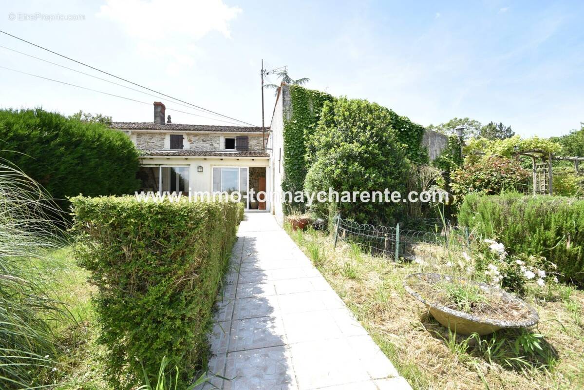 Maison à TONNAY-CHARENTE